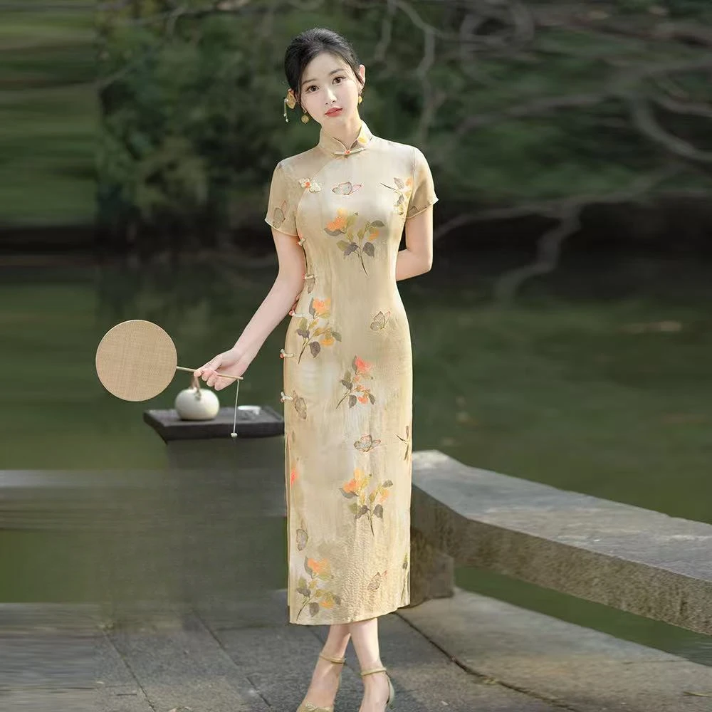 0799 米杏色 【幽兰碟】 三耳扣 气质 旗袍