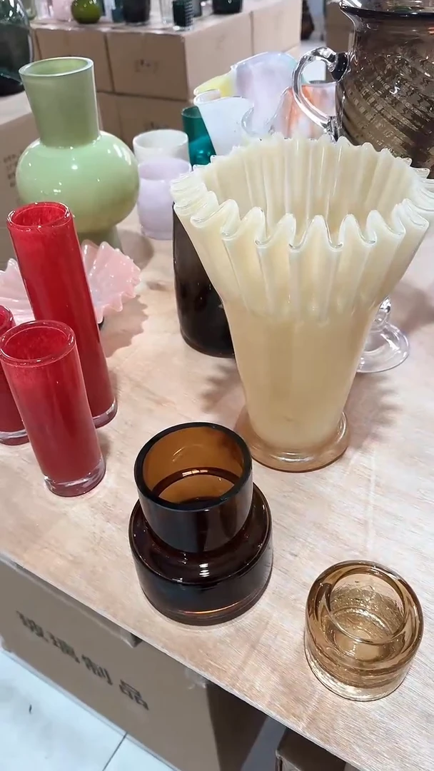 【闪购商品】玻璃白色折纸花瓶