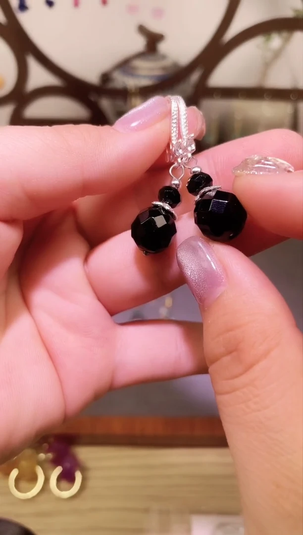 银S925镶嵌黑曜岩耳饰228000