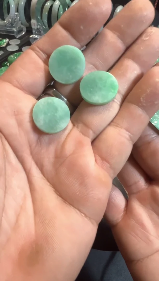 【闪购商品】翡翠挂件未镶嵌圆无事牌（多样性随机发一）