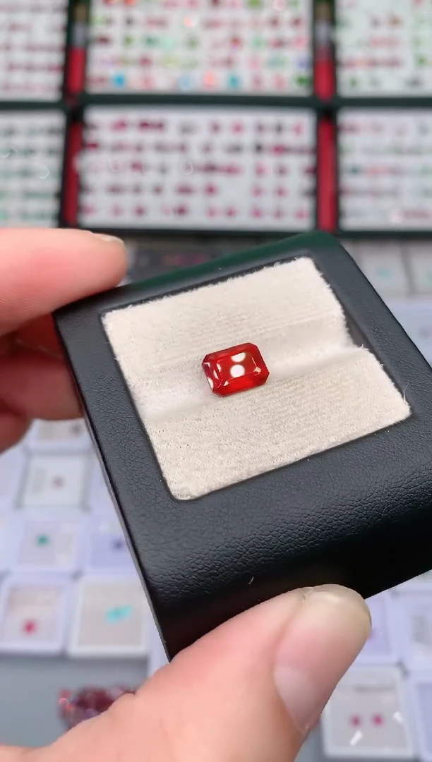 【闪购商品】石榴石裸石未镶嵌3ct