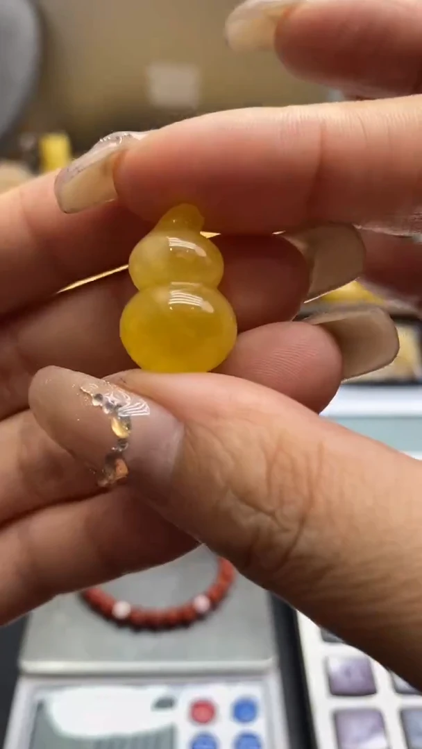 琥珀未镶嵌珠宝奇石556