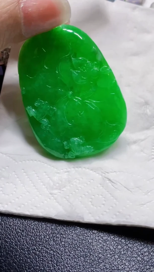 颈饰18K金镶嵌翡翠荷叶