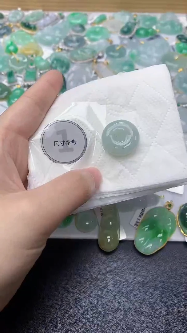 颈饰未镶嵌翡翠天然缅甸A货百元以上9元证书费自理