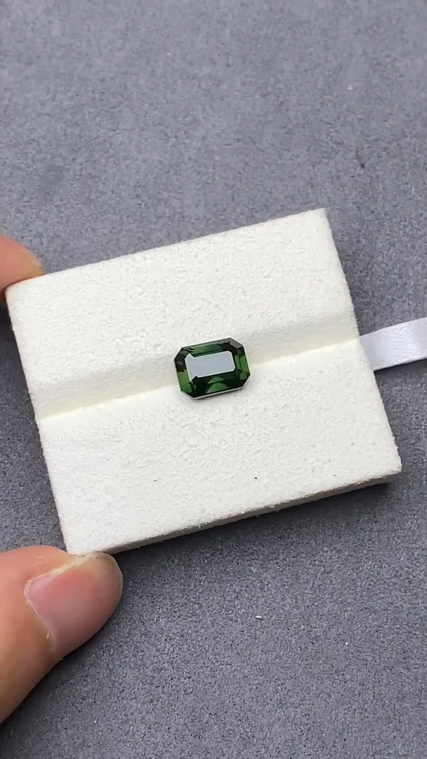 蓝宝石裸石7ct无烧八角形绿色蓝宝石 00973900
