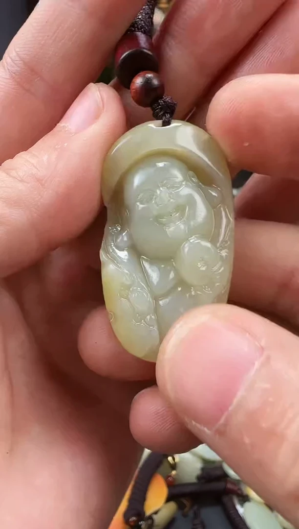 和田玉未镶嵌颈饰1