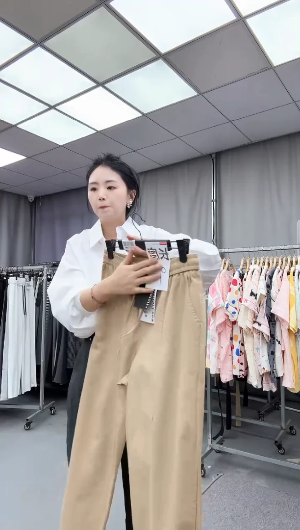 大哥家漂亮衣服漂亮颜色