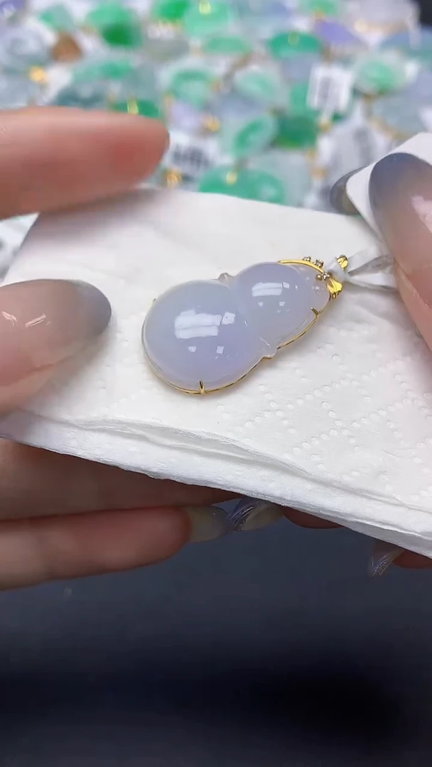 翡翠18K金镶嵌颈饰天然缅甸a货翡翠