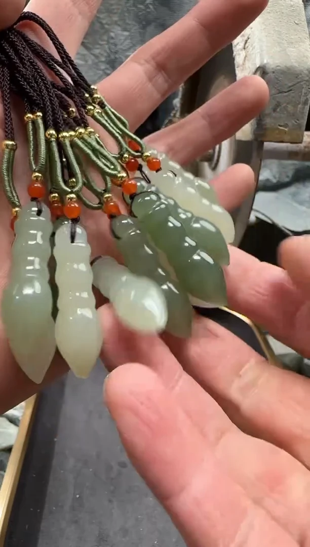 颈饰未镶嵌和田玉吊坠多样性拍一发一件