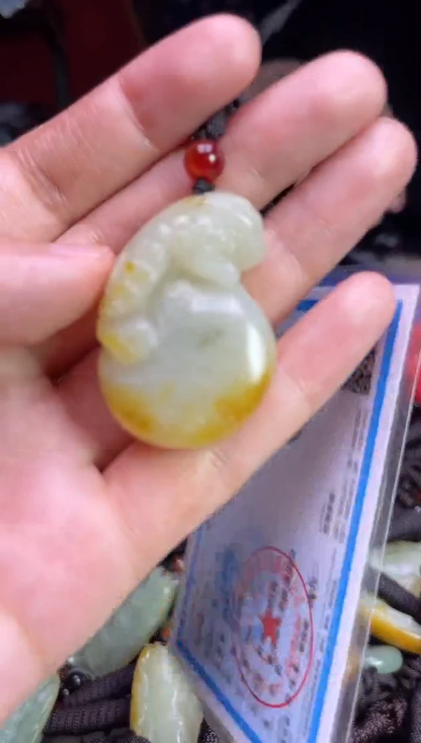 未镶嵌和田玉挂件1