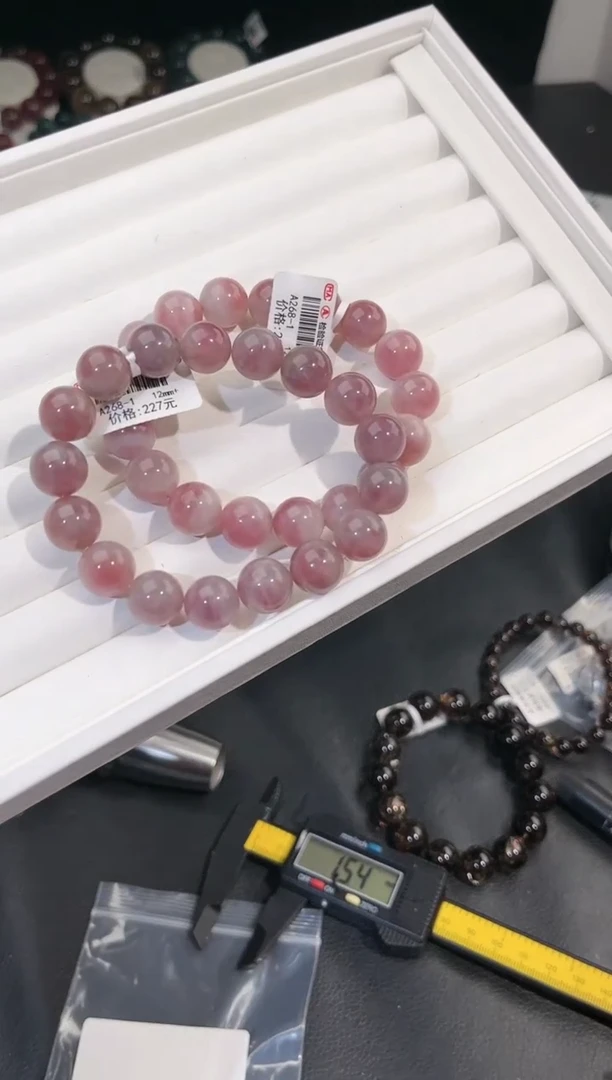 【闪购商品】水晶手链未镶嵌多样性发一紫马粉12mm