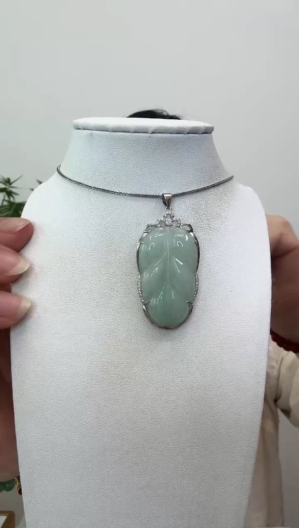 翡翠银S925镶嵌吊坠(赠链)叶子