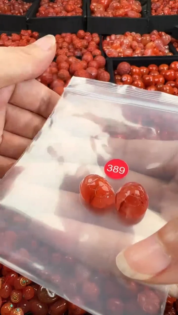 南红玛瑙未镶嵌颈饰1