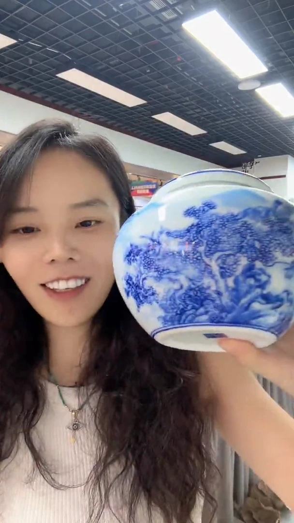瓷片梦**弈一个大号的茶叶罐