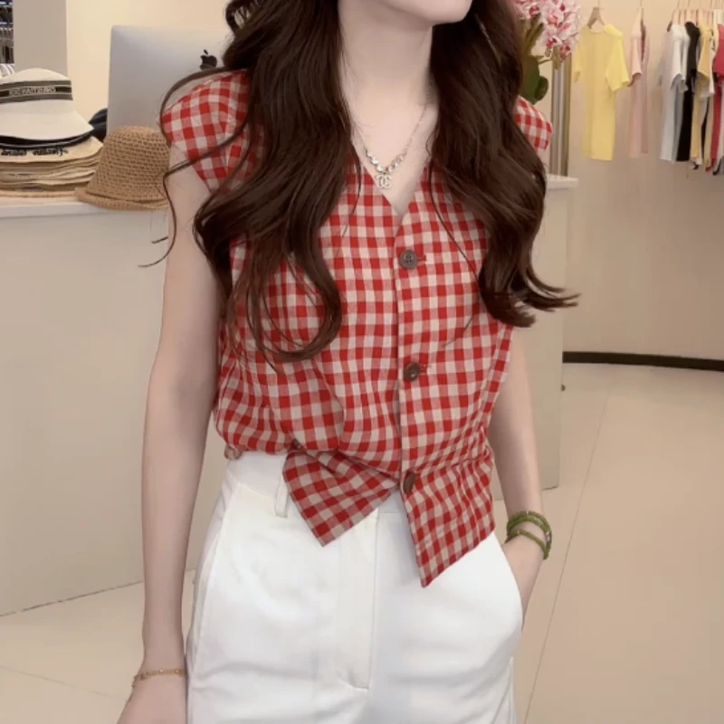 2025年夏季新款洋气时尚百搭V领上衣高端气质褶皱短袖格子衬衫女