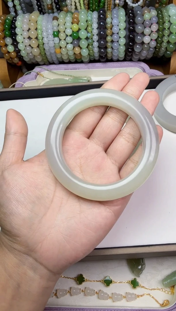 和田玉手镯未镶嵌58.3圈口手镯