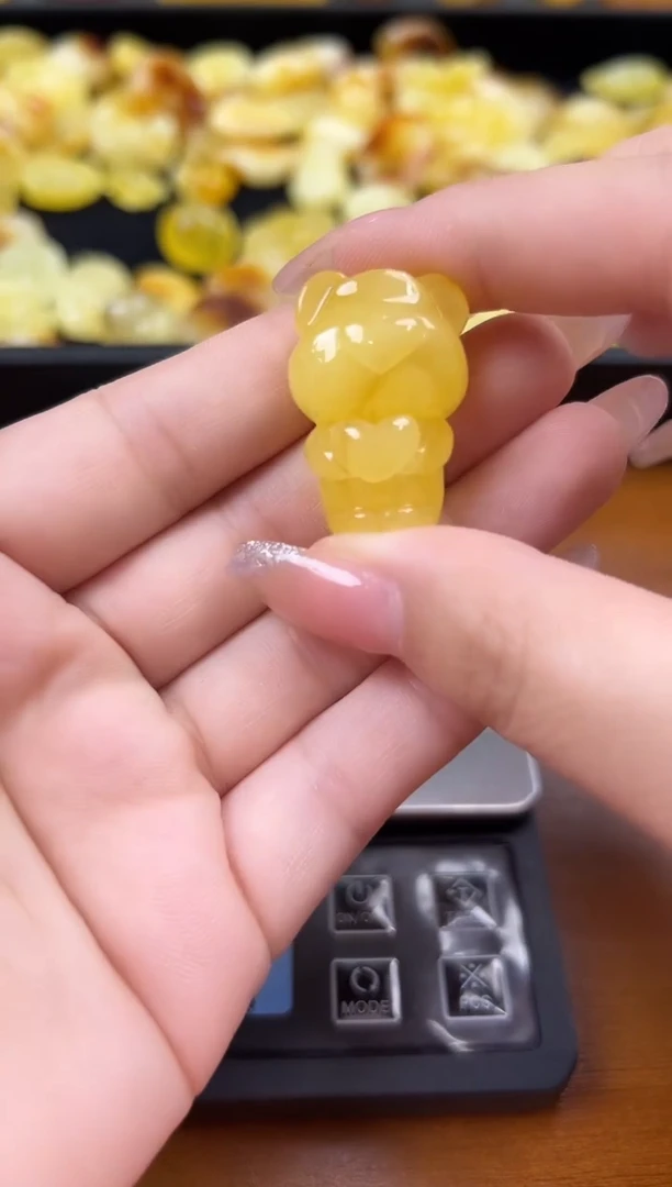 未镶嵌蜜蜡裸石琥珀蜜蜡吊坠