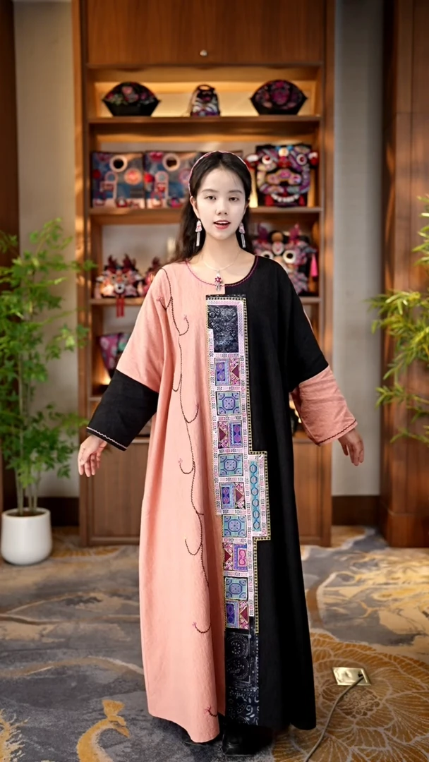 刺绣私人定制苗族手工衣服A9348
