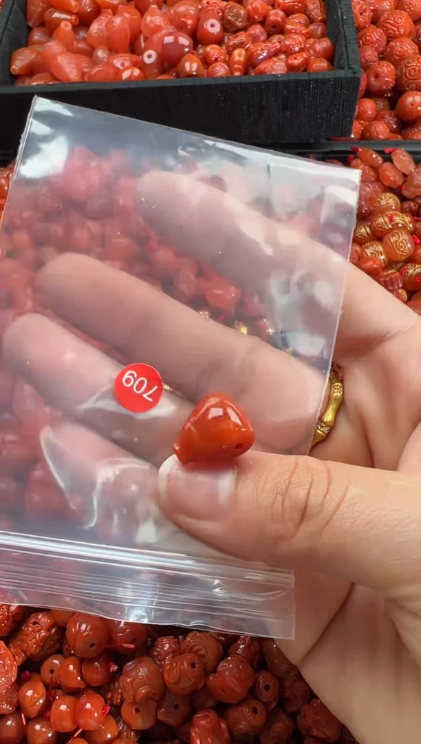 【闪购商品】南红玛瑙颈饰未镶嵌1