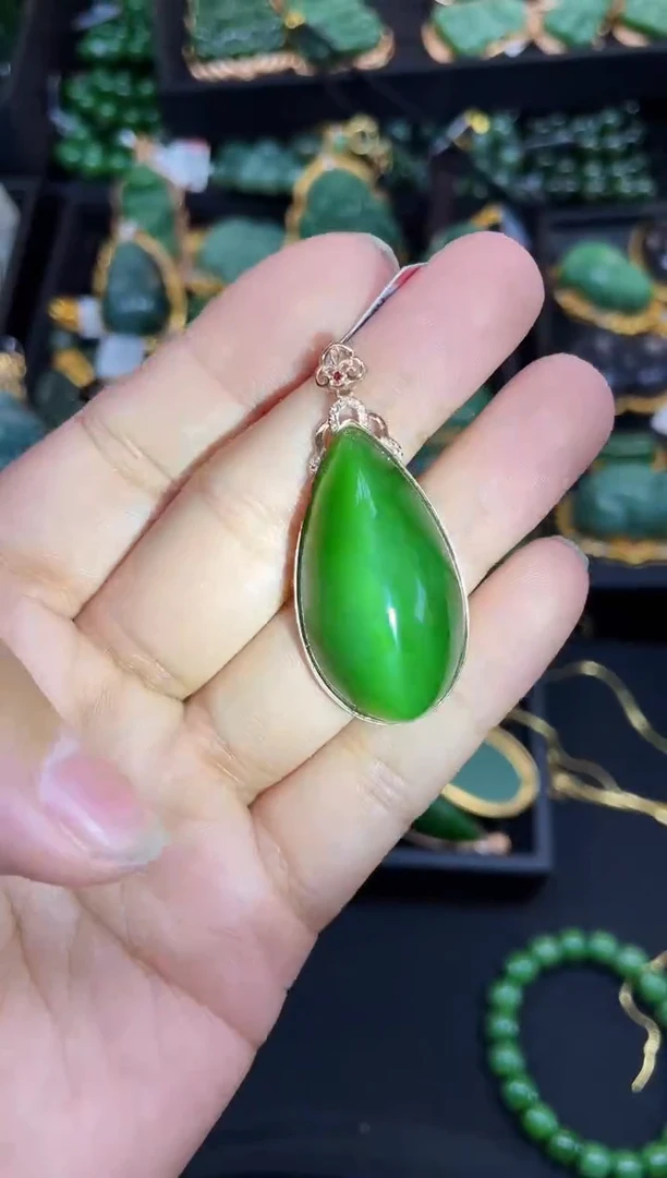 【闪购商品】和田玉吊坠18K金镶嵌多样性发一