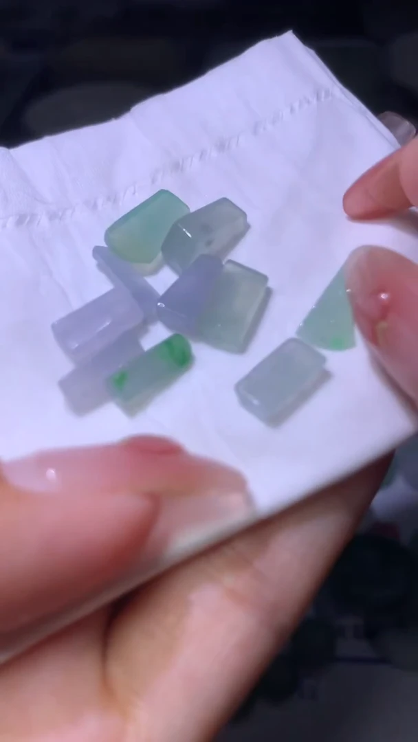 定制翡翠未镶嵌可**妮MXX029942