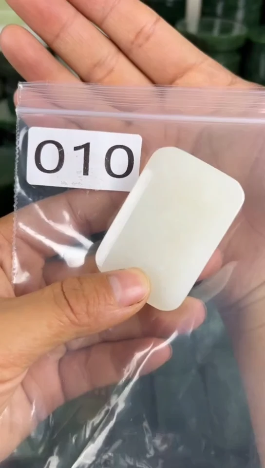 和田玉未镶嵌珠宝半成品牌子