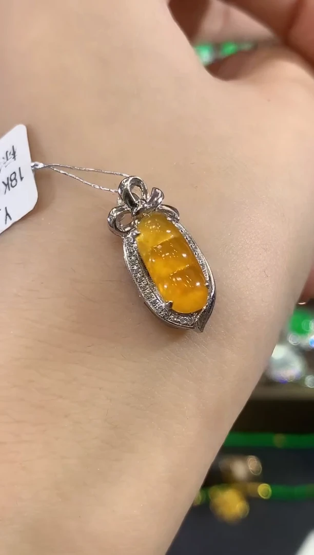 吊坠(不含链)18K金镶嵌翡翠B132