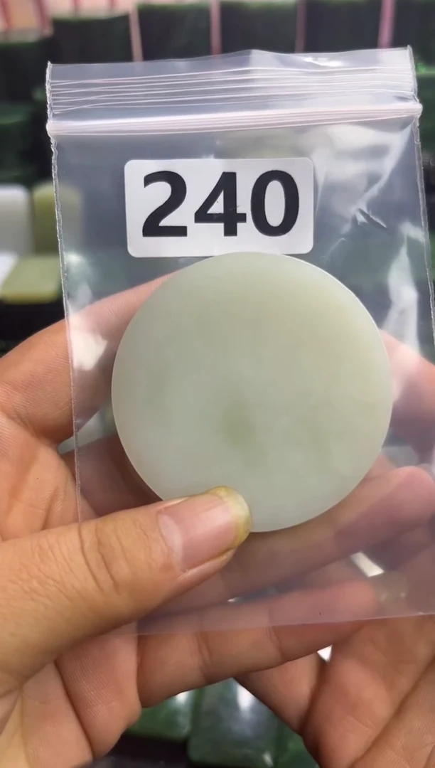 未镶嵌和田玉珠宝半成品镯芯