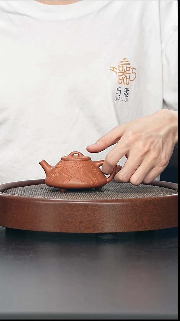 茶壶紫砂子冶-老红泥-竹子刻绘-全手工无添加-150cc（完美品）