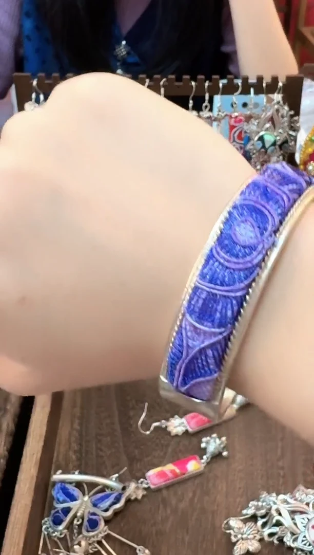 织绣云织谣民族风精美饰品   348