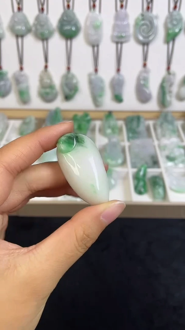 颈饰未镶嵌翡翠1