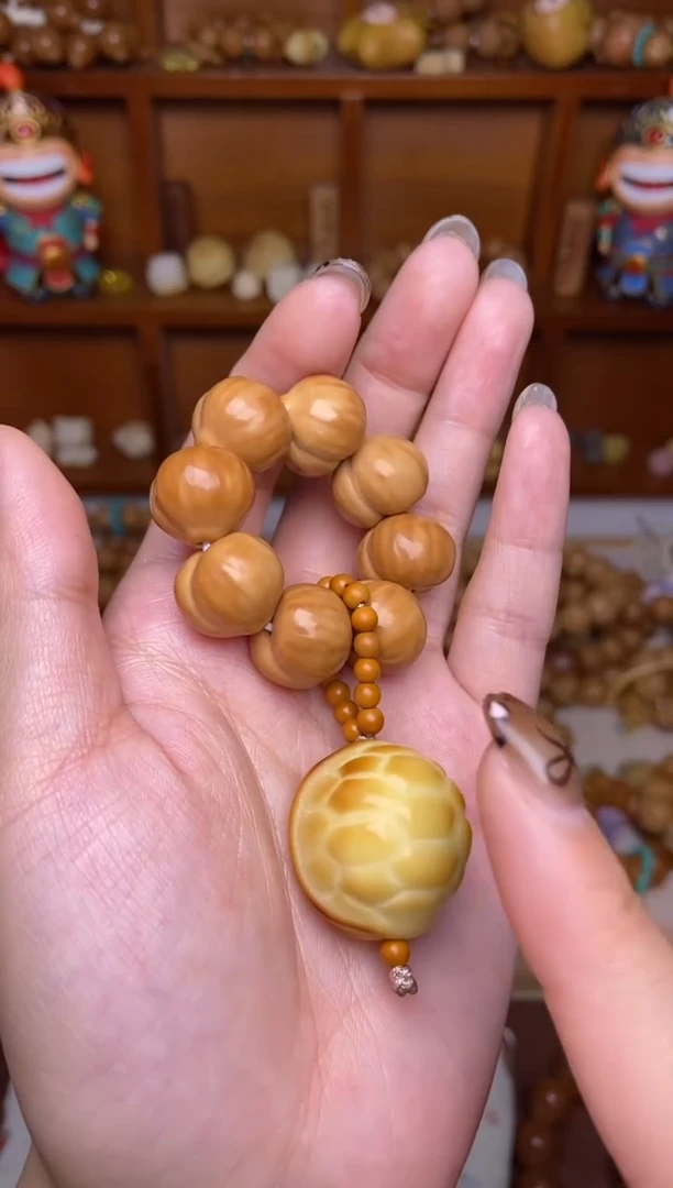 吊坠猴头核桃蜜桃富甲手捻