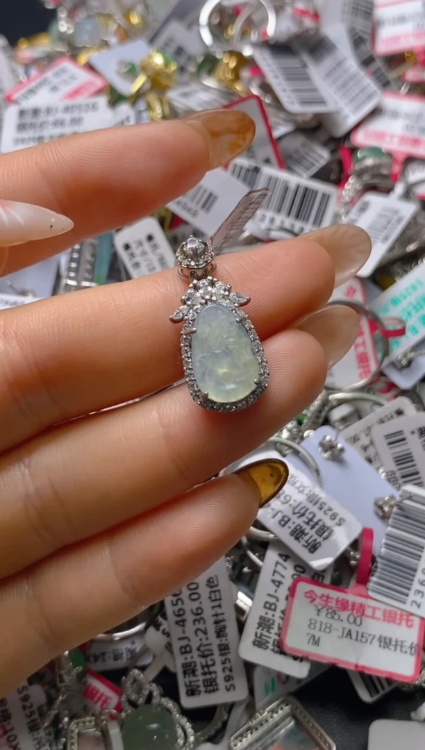 银S925镶嵌戒指翡翠百内无证书