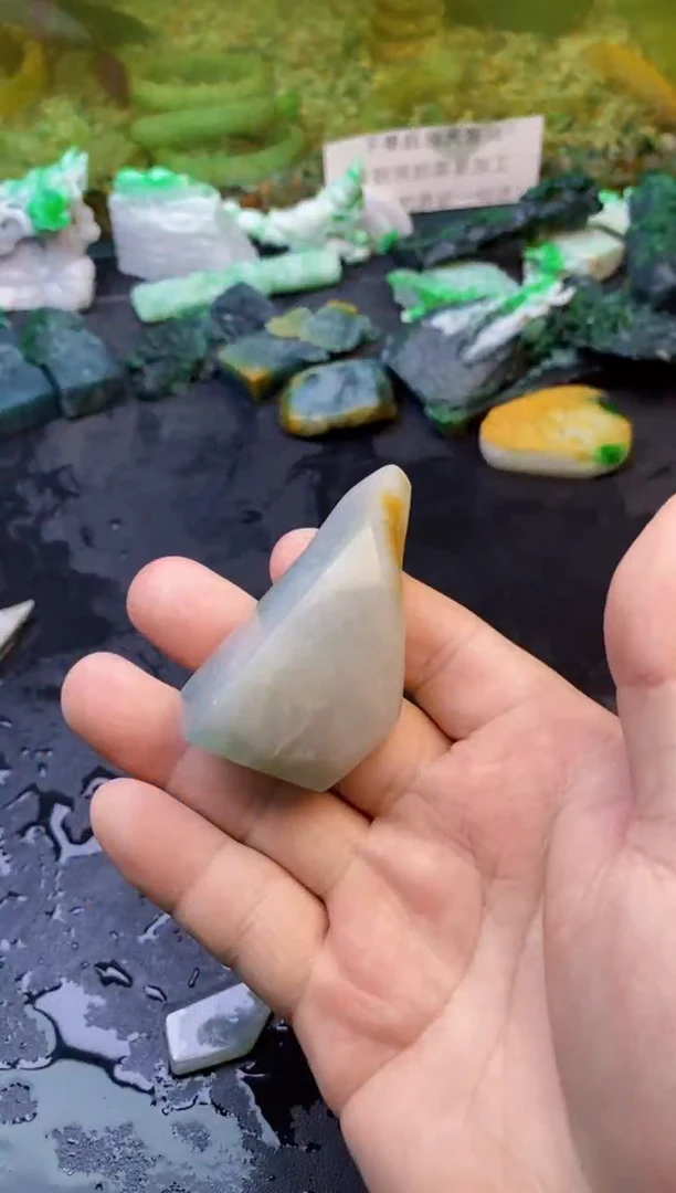 【闪购商品】翡翠颈饰未镶嵌124天然翡翠