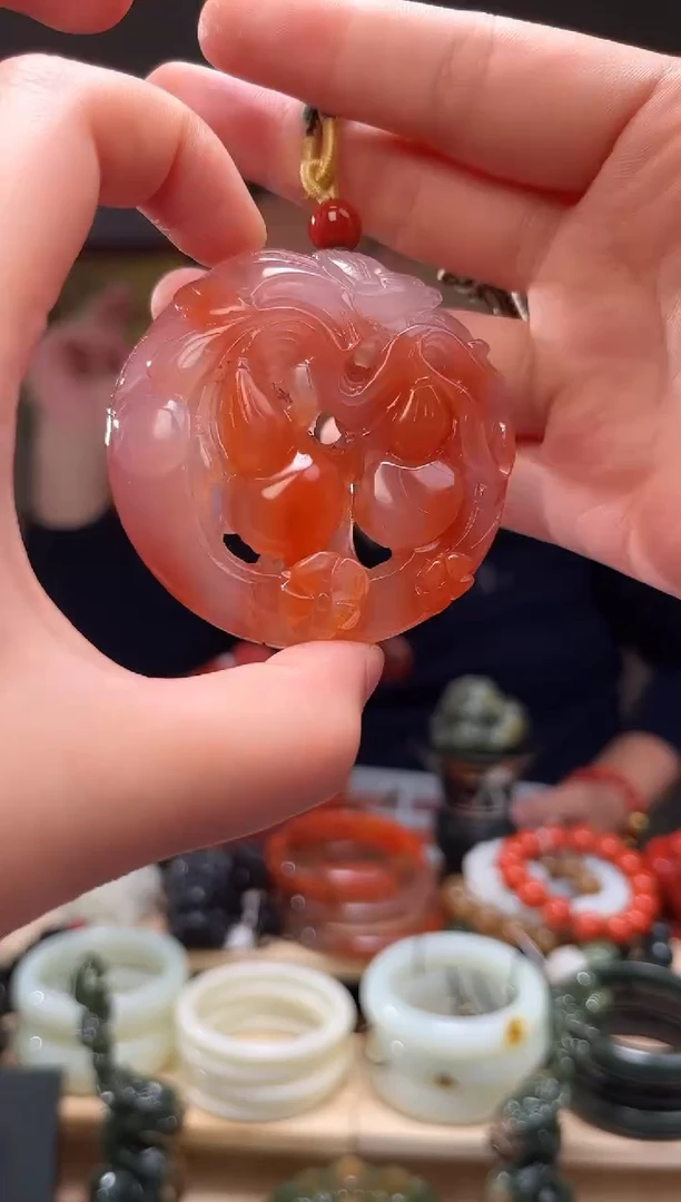 颈饰未镶嵌南红玛瑙吊坠