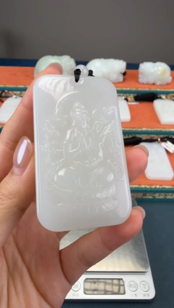 颈饰未镶嵌和田玉1