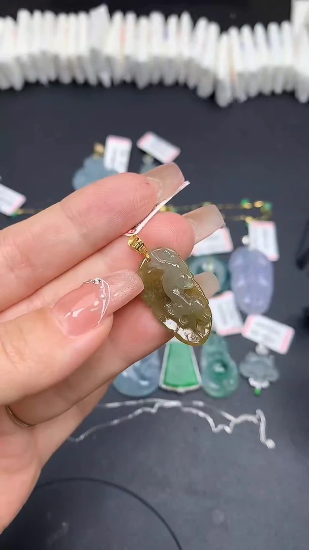 翡翠18K金镶嵌吊坠(不含链)MS192876