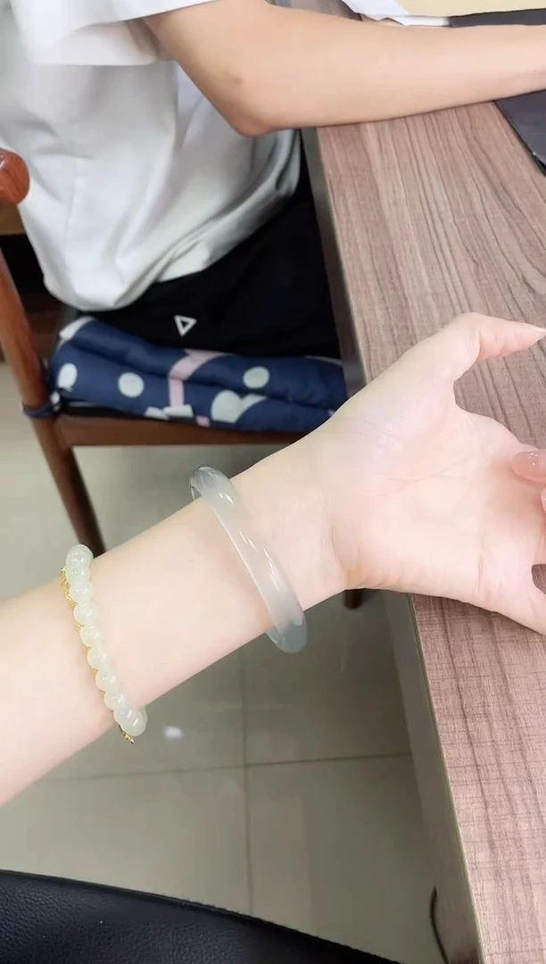 未镶嵌手镯石英质玉193-64