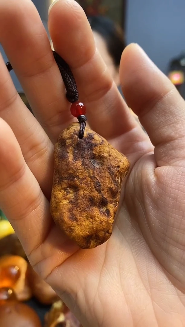 琥珀颈饰未镶嵌吊坠