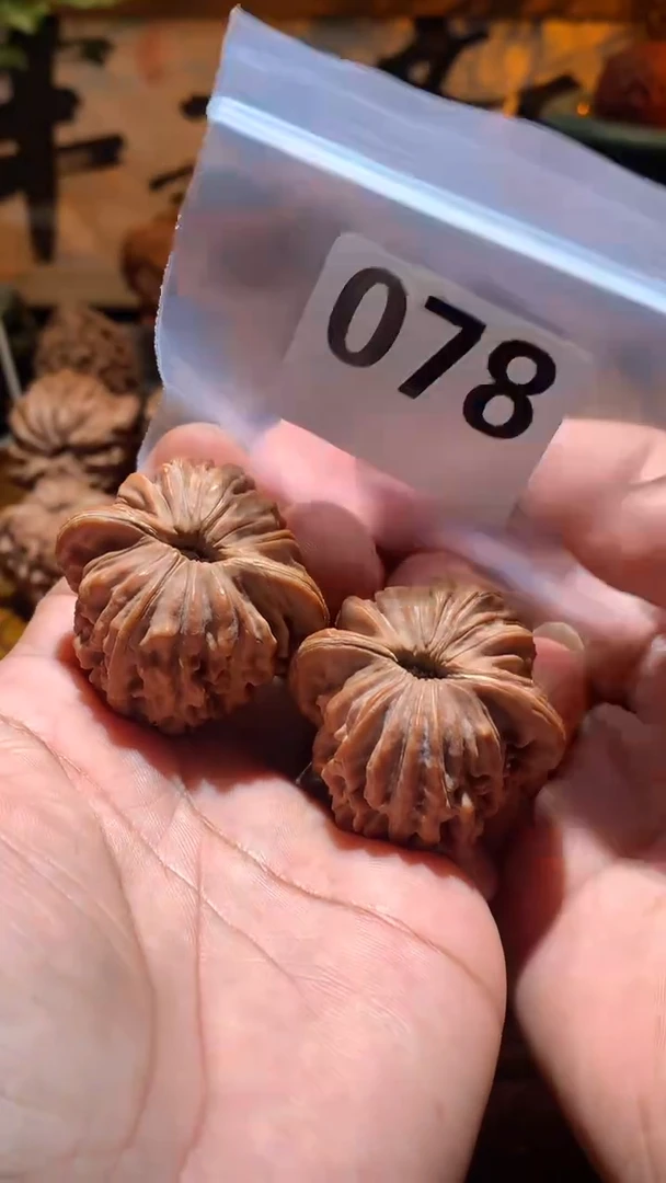 把件桃核y**g078号平谷楼  41 尺寸左右盘玩打底不支持退换