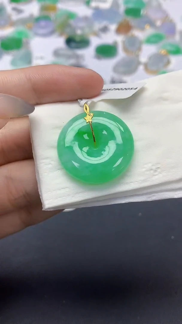 翡翠18K金镶嵌颈饰 天然缅甸a货翡翠