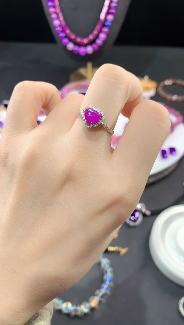 苏纪石（舒俱来）18K金镶嵌.戒指