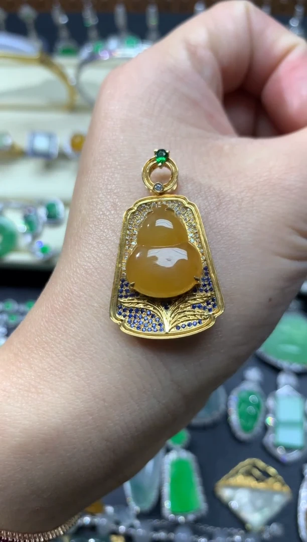 【闪购商品】翡翠颈饰18K金镶嵌吊坠