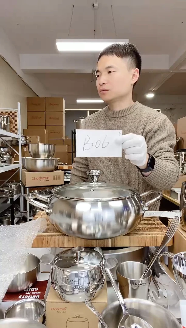 【闪购商品】B06 微瑕24cm钻石苹果汤锅