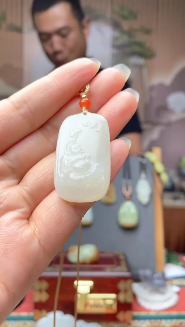 和田玉未镶嵌颈饰拍一发一