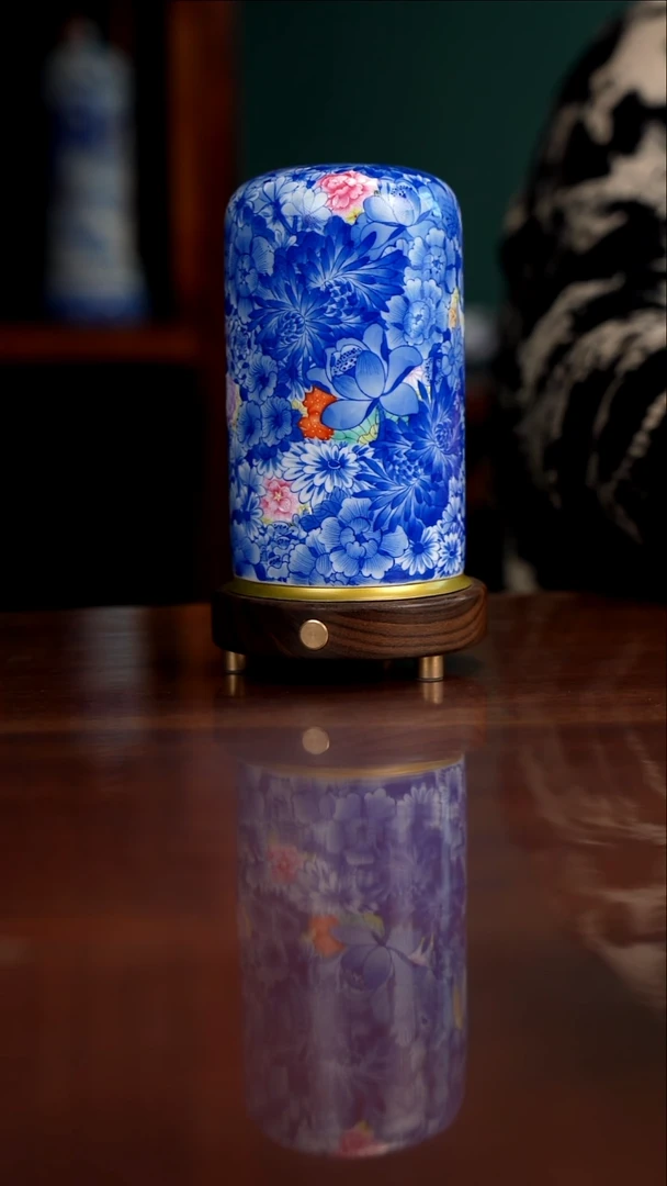 晓剑窑青花万花加珐琅