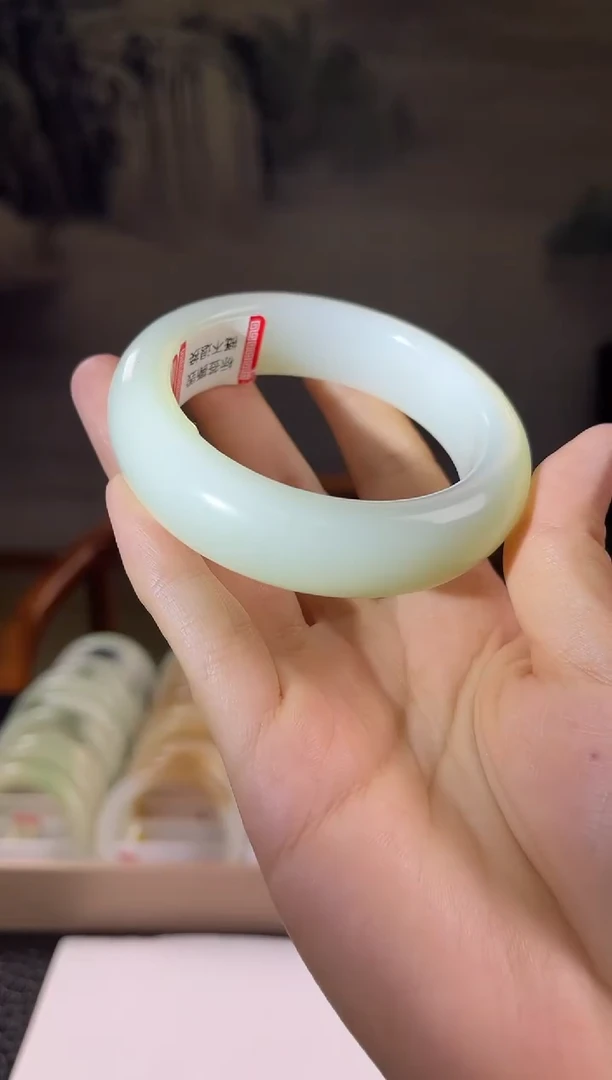 未镶嵌手镯和田玉55+圈口