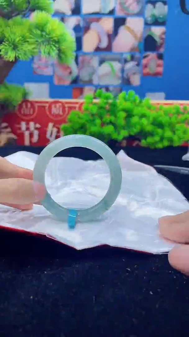 【闪购商品】翡翠手镯未镶嵌手镯1