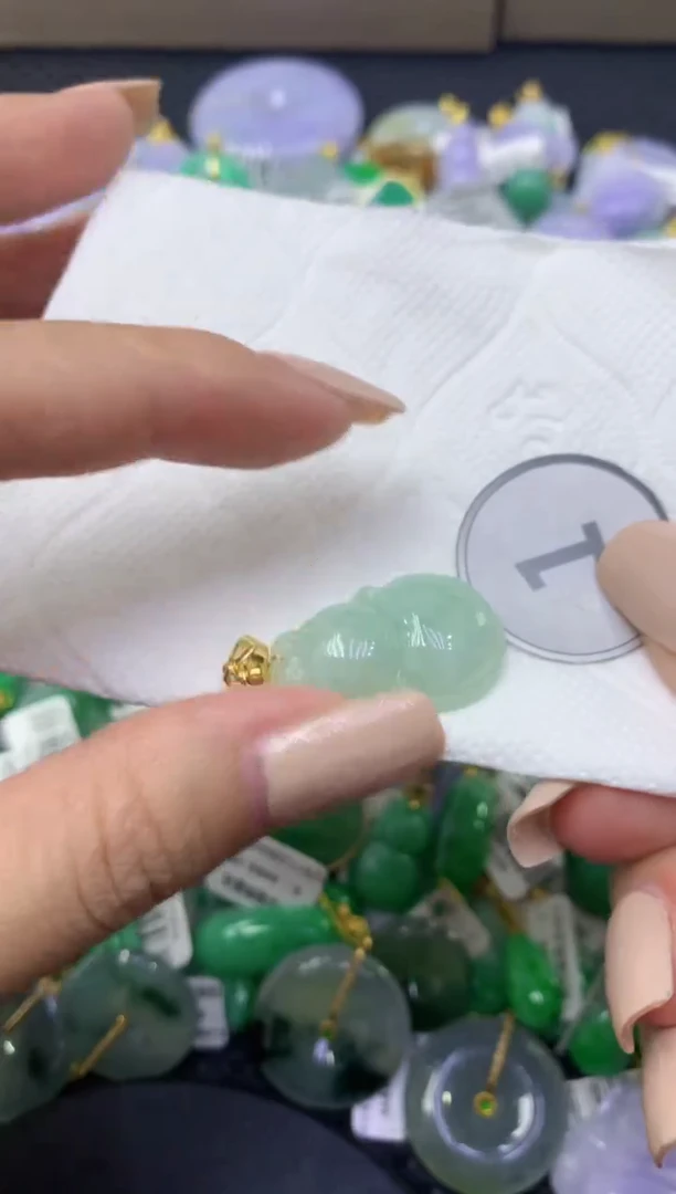 颈饰未镶嵌翡翠天然缅甸翡翠A货