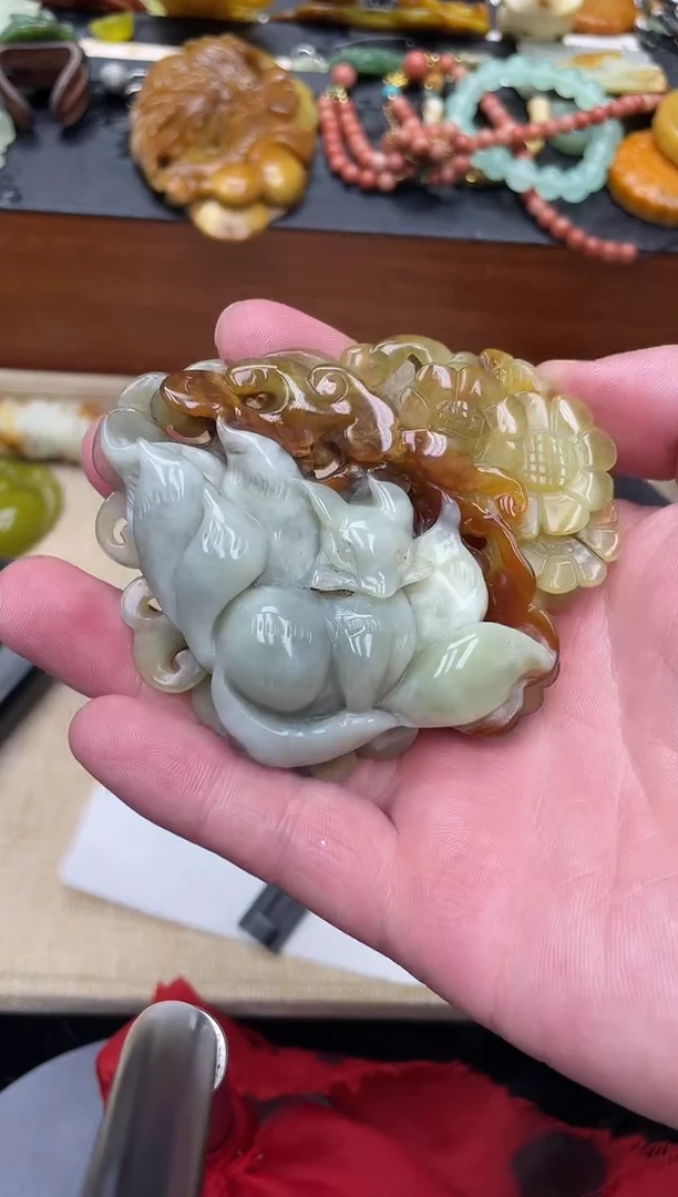 未镶嵌岫玉吊坠多***?·